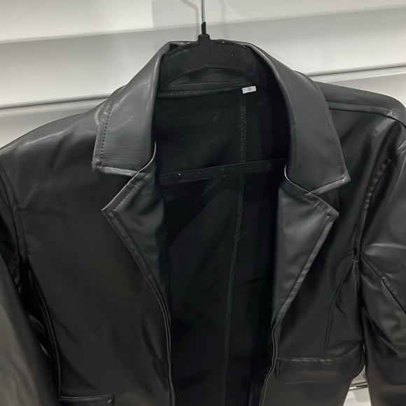 Leather coat - Picture 3 of 3